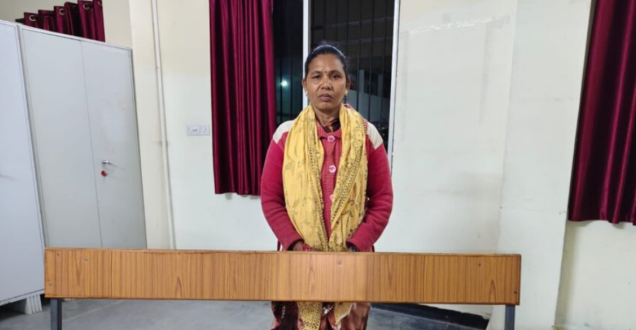 Naxal Surrender: 8 लाख इनामी महिला