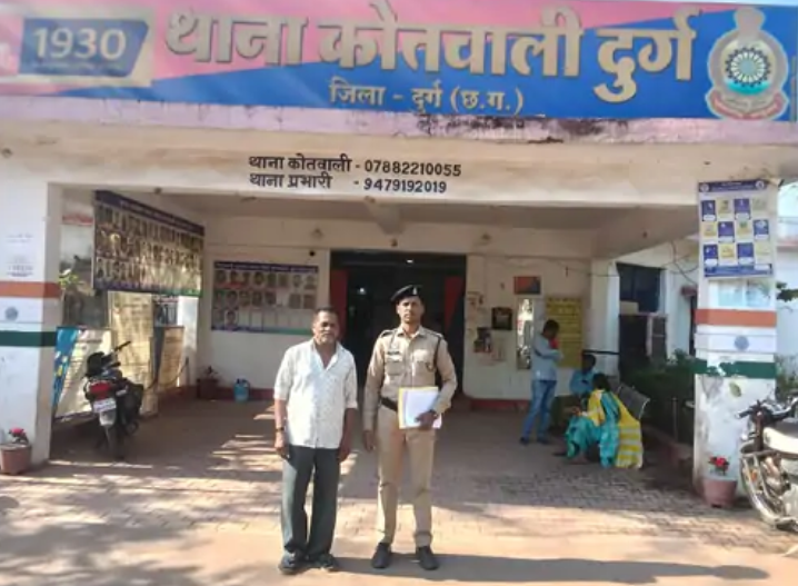 Durg News: दुर्ग पुलिस ने 2 अप्रैल 2026 को गांजा तस्कर विशाल साहू और अवैध शराब विक्रेता बिसहत जांगड़े को किया गिरफ्तार