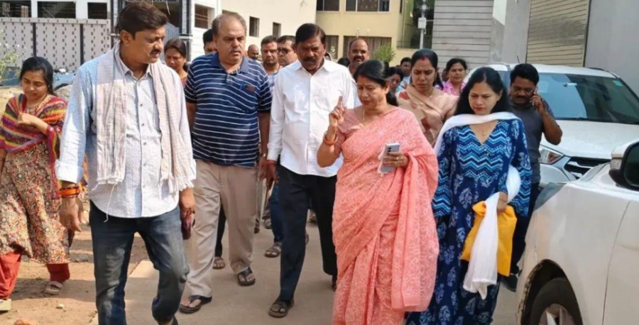 Municipality inspection at Sheetla Talab encroachment site