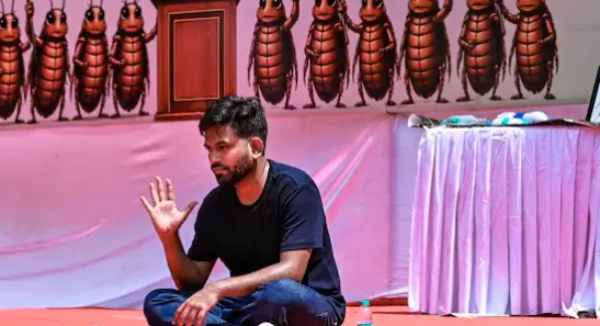 Cockroach Janta Party: जंतर-मंतर पर प्रदर्शन तेज, किसान नेताओं को नजरबंद किए जाने का दावा