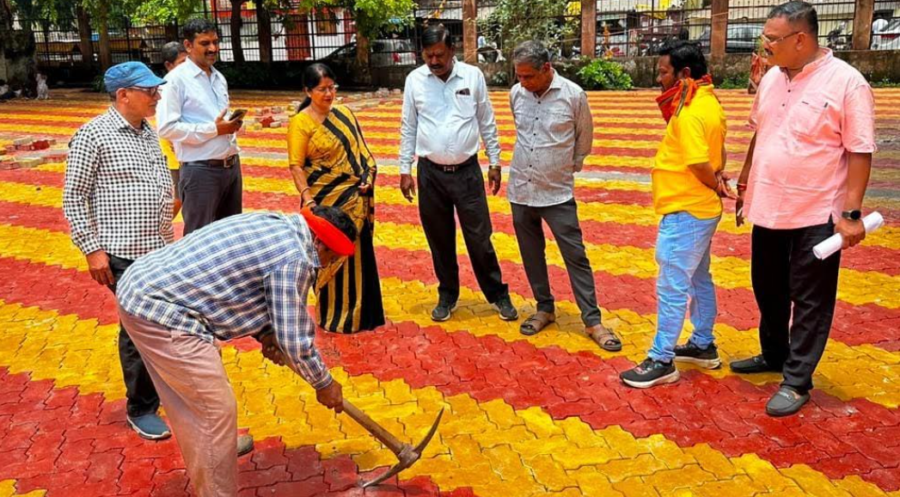 Durg Collectorate Paving Block: ₹50 लाख की लागत से बन रहे पेविंग ब्लॉक का महापौर ने किया निरीक्षण, वाटर हार्वेस्टिंग पर दिया जोर